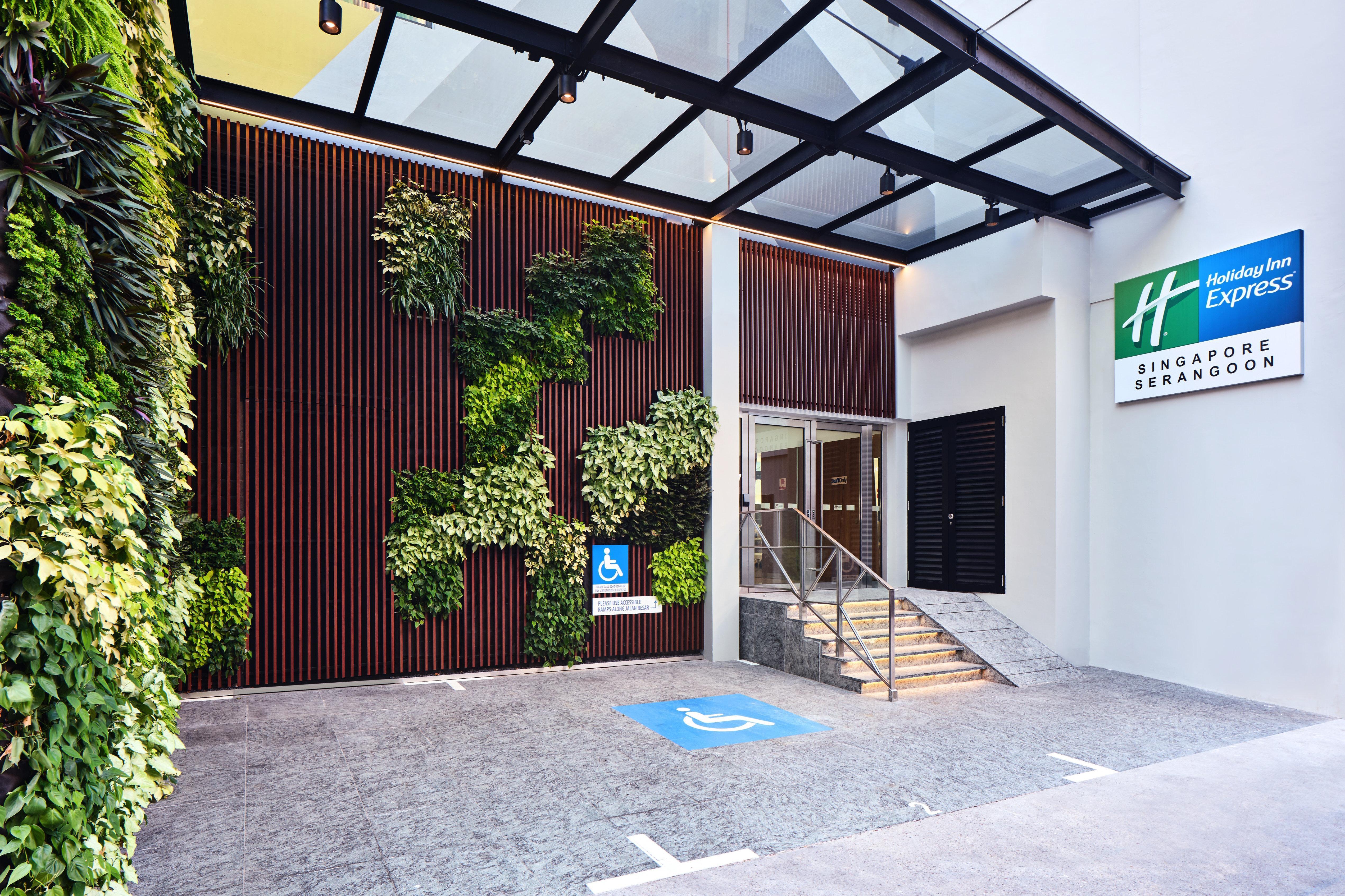Holiday Inn Express Singapore Serangoon By Ihg Exterior photo